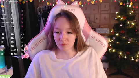 Snapshot of moonlish_siren chatting on December 23, 2024, 8:55 am Katrin online show from December 23, 2024, 8:55 am