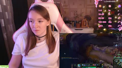 Snapshot of moonlish_siren chatting on January 31, 2025, 8:54 pm Katrin online show from January 31, 2025, 8:54 pm