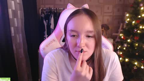 Snapshot of moonlish_siren chatting on January 31, 2025, 11:56 pm Katrin online show from January 31, 2025, 11:56 pm