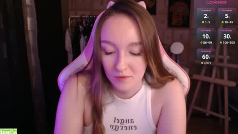 Snapshot of moonlish_siren chatting on February 25, 2025, 8:41 pm Katrin online show from February 25, 2025, 8:41 pm