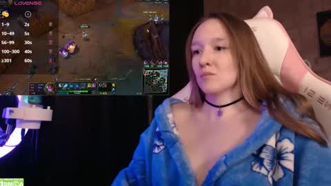 Snapshot of moonlish_siren chatting on March 2, 2025, 9:11 pm Katrin online show from March 2, 2025, 9:11 pm