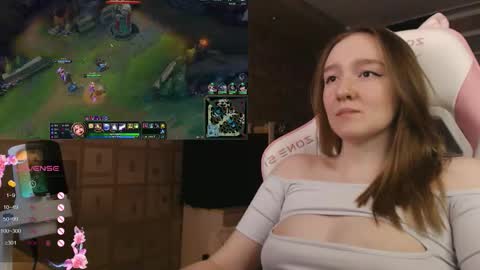 Snapshot of moonlish_siren chatting on October 11, 2025, 8:29 pm Katrin online show from October 11, 2025, 8:29 pm