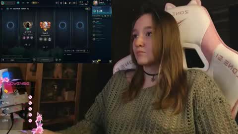 Snapshot of moonlish_siren chatting on November 3, 2025, 9:05 pm Katrin online show from November 3, 2025, 9:05 pm