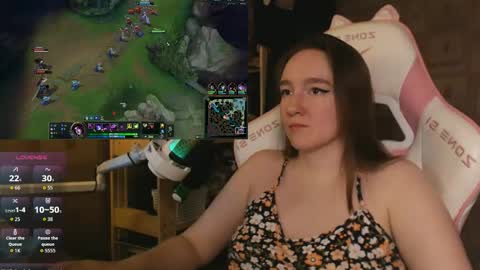 Snapshot of moonlish_siren chatting on April 30, 2026, 8:48 pm Katrin online show from April 30, 2026, 8:48 pm