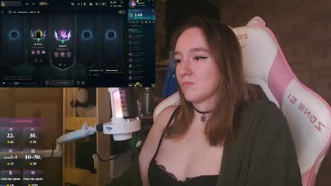 Snapshot of moonlish_siren chatting on June 7, 2026, 8:45 pm Katrin online show from June 7, 2026, 8:45 pm
