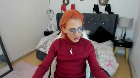 Snapshot of moonn_fox chatting on October 21, 2025, 8:42 pm Moon online show from October 21, 2025, 8:42 pm