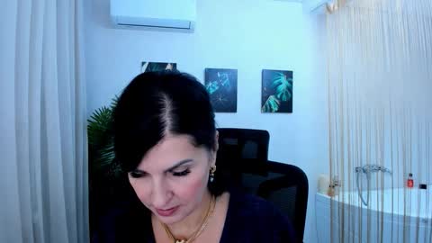 Ask me  online show from November 27, 2025, 3:52 am