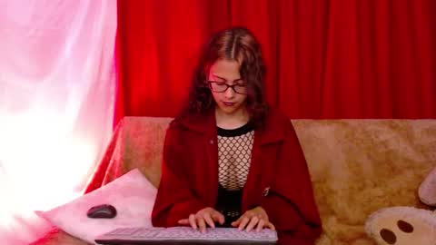 Mora Haze 3 online show from October 31, 2025, 11:06 pm