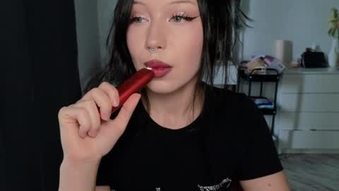 Snapshot of moranagoddess chatting on June 5, 2026, 1:17 pm Morana follow my boosty online show from June 5, 2026, 1:17 pm