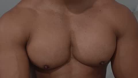 Snapshot of moreno1muscular chatting on November 16, 2025, 8:58 pm moreno1muscular online show from November 16, 2025, 8:58 pm