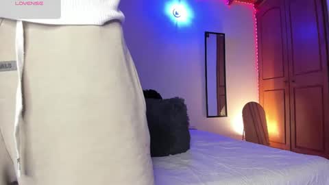 morenosiam online show from October 12, 2025, 12:42 am