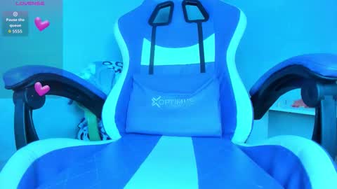 MORGAN CUTE - MODEL online show from November 3, 2025, 4:14 am