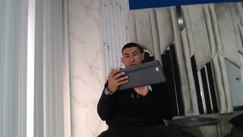 MORGAN AND MEGAN online show from December 5, 2025, 12:14 pm