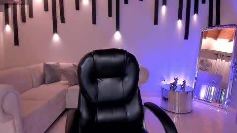 Morgan Hicks online show from October 8, 2025, 7:22 pm