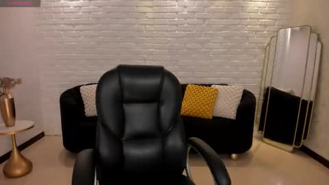 Morgan Hicks online show from November 7, 2025, 7:58 pm