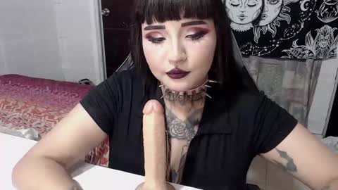 Snapshot of morganmoon1 chatting on September 17, 2025, 9:05 pm Morgan Moon online show from September 17, 2025, 9:05 pm