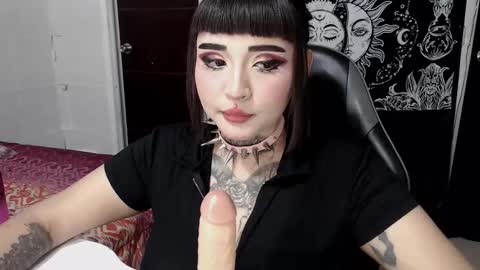 Snapshot of morganmoon1 chatting on November 18, 2025, 4:00 pm Morgan Moon online show from November 18, 2025, 4:00 pm