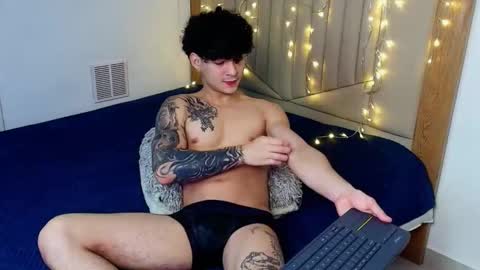 Snapshot of morthy_downey chatting on December 11, 2024, 1:05 am Morthy online show from December 11, 2024, 1:05 am