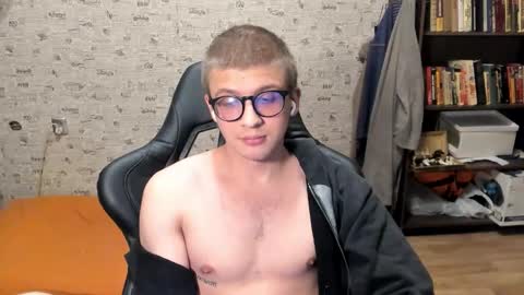 Snapshot of mortywithlove chatting on January 8, 2026, 10:01 pm Morty online show from January 8, 2026, 10:01 pm