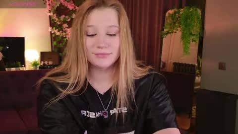morvelyn online show from April 29, 2026, 7:09 pm