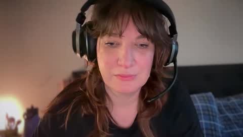 Snapshot of mossy_mommy chatting on April 29, 2026, 12:27 am Mossy Mommy online show from April 29, 2026, 12:27 am
