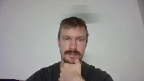 Snapshot of mosve1 chatting on October 26, 2025, 12:00 pm mosve1 online show from October 26, 2025, 12:00 pm