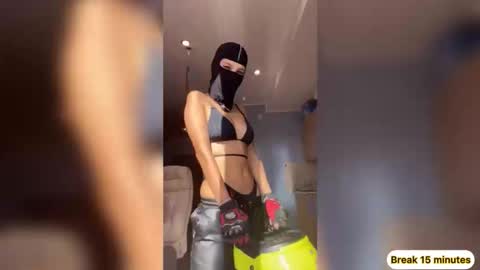 Snapshot of moto_ponchik chatting on October 21, 2025, 6:25 am Kris online show from October 21, 2025, 6:25 am