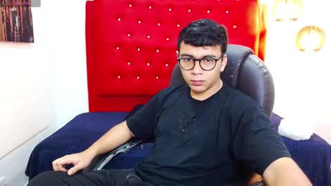 Mou Fly online show from October 28, 2025, 11:47 am