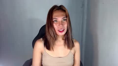 mouiline_rouge69 online show from September 12, 2025, 3:39 am