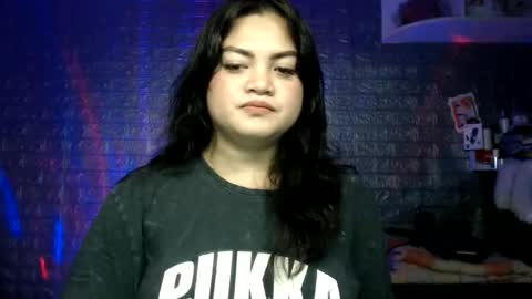 MOLLY online show from May 24, 2026, 3:06 pm