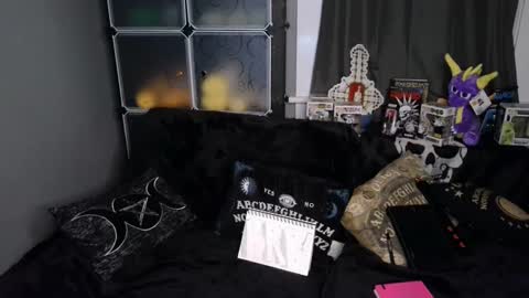 Snapshot of moxxxiemorbid chatting on March 5, 2025, 8:21 am Moxxxie Morbid online show from March 5, 2025, 8:21 am
