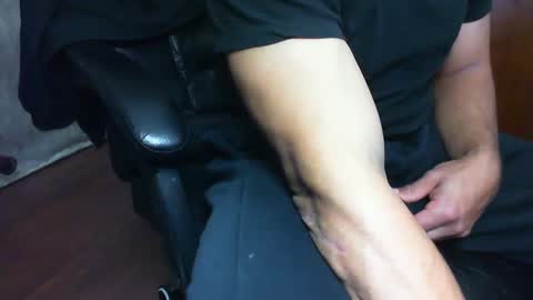 mr0reo_mx online show from December 6, 2024, 1:22 pm