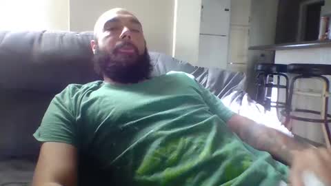 Snapshot of mr8plus chatting on October 20, 2025, 7:25 pm Mr8 online show from October 20, 2025, 7:25 pm