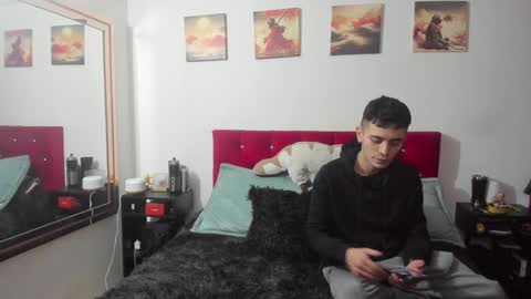 Snapshot of mr_andresr chatting on December 31, 2024, 3:55 am Andy online show from December 31, 2024, 3:55 am