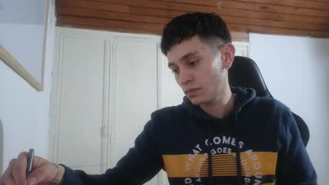 Snapshot of mr_andresr chatting on September 18, 2025, 3:19 am Andy online show from September 18, 2025, 3:19 am