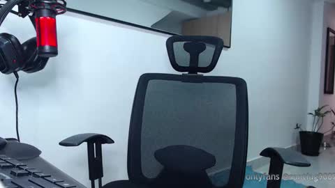 chris online show from October 5, 2025, 1:20 pm