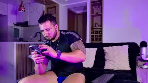 Snapshot of mr_david_cox chatting on April 28, 2026, 12:10 pm David online show from April 28, 2026, 12:10 pm
