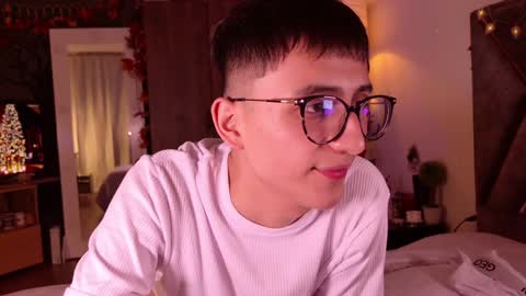 Snapshot of mr_evan1 chatting on December 9, 2024, 3:00 pm Mr Evans online show from December 9, 2024, 3:00 pm