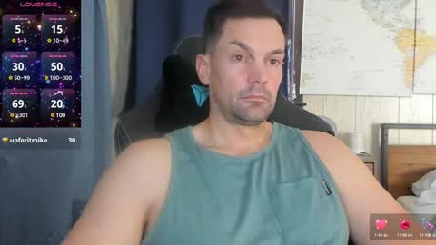 Snapshot of mr_mac69 chatting on December 8, 2024, 6:17 pm Cam online show from December 8, 2024, 6:17 pm