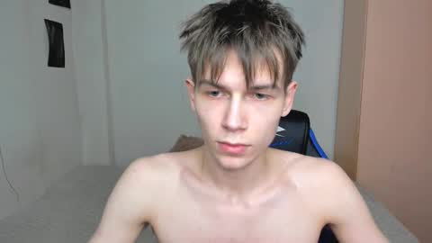 Snapshot of mr_makentoshi chatting on February 23, 2025, 12:08 am Makentoshi online show from February 23, 2025, 12:08 am