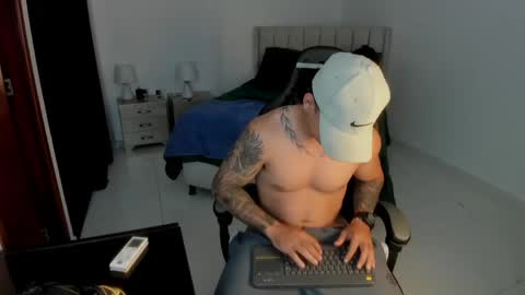 Snapshot of mr_maximo chatting on May 26, 2026, 5:25 am mr_maximo online show from May 26, 2026, 5:25 am