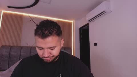 MIKEE online show from March 31, 2026, 3:08 am