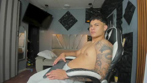 mr_mois online show from April 18, 2026, 10:41 am
