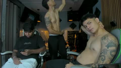mr_mois online show from May 21, 2026, 5:58 am