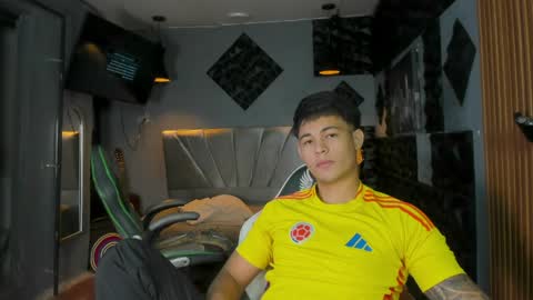 mr_mois online show from May 21, 2026, 10:06 pm
