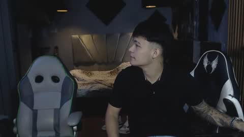 mr_mois online show from June 30, 2026, 8:37 am