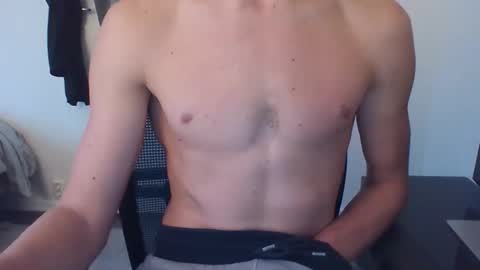 Snapshot of mr_natural96 chatting on October 23, 2025, 1:21 pm mr_natural96 online show from October 23, 2025, 1:21 pm