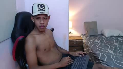 mr_stiven_ online show from January 7, 2025, 7:10 am