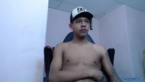 mr_stiven_ online show from January 23, 2025, 2:55 am