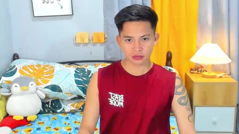 Snapshot of mr_swe3t0oth chatting on March 6, 2025, 1:35 pm KYLE online show from March 6, 2025, 1:35 pm